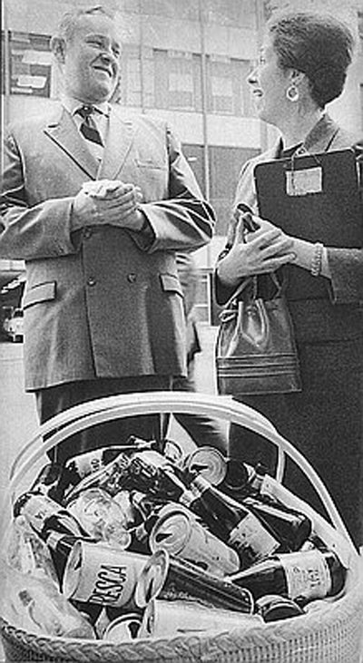 Governor McCall in 1970 before speaking at a bottler’s convention where he urged the industry to use returnable containers.
